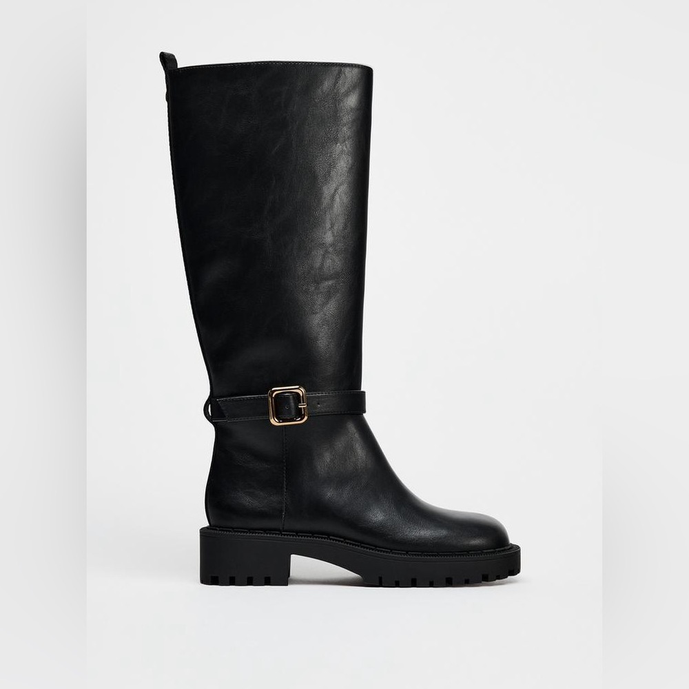 NWT. Zara Black Flat Lug Sole Ankle Boots. Size 5.